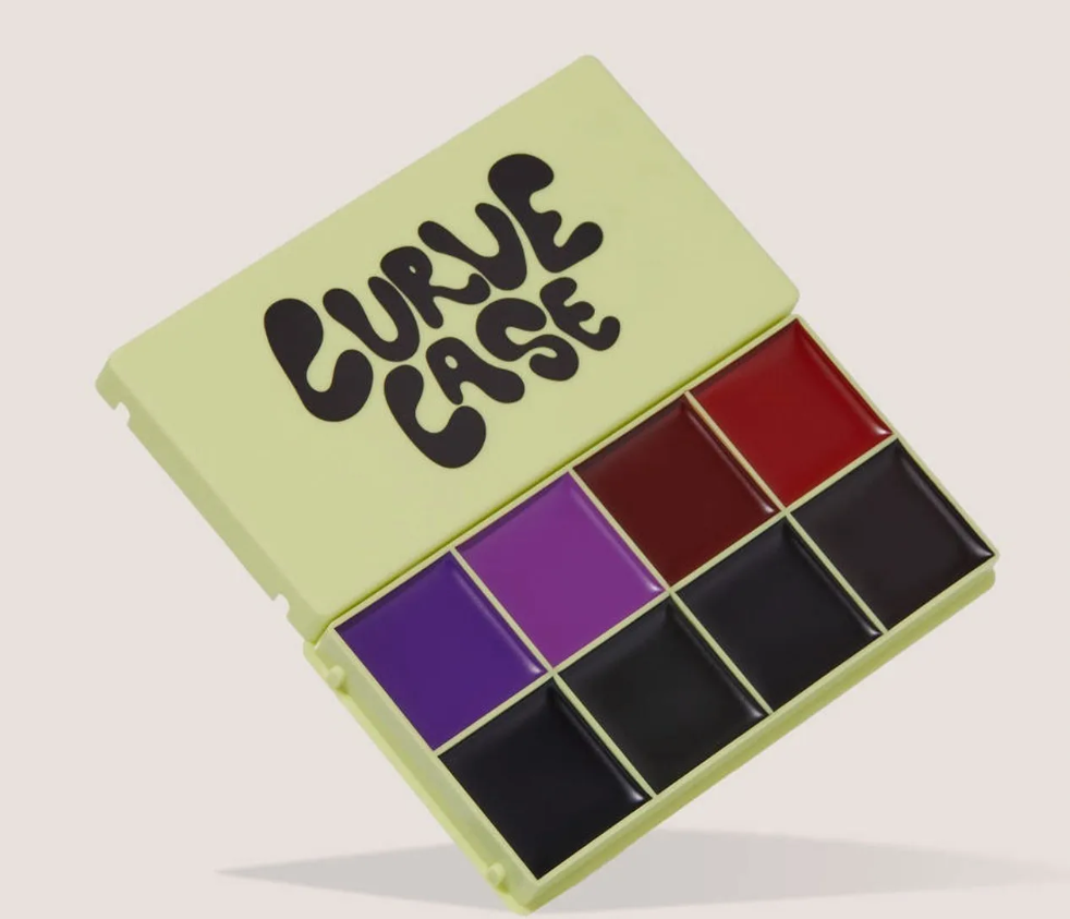 Preview for Nová paletka Curve Case od Made By Mitchell má najtmavší odtieň kontúry, aký sme kedy videli